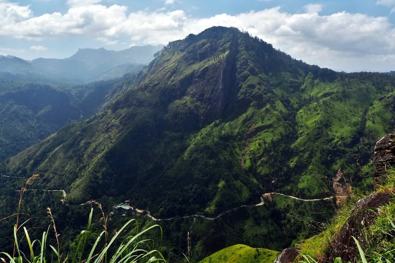 Ella, Ella is located in the Uva Province, about 200 km east of Colombo. It sits at an elevation of about 1,041 meters and offers stunning views of the surrounding mountains.